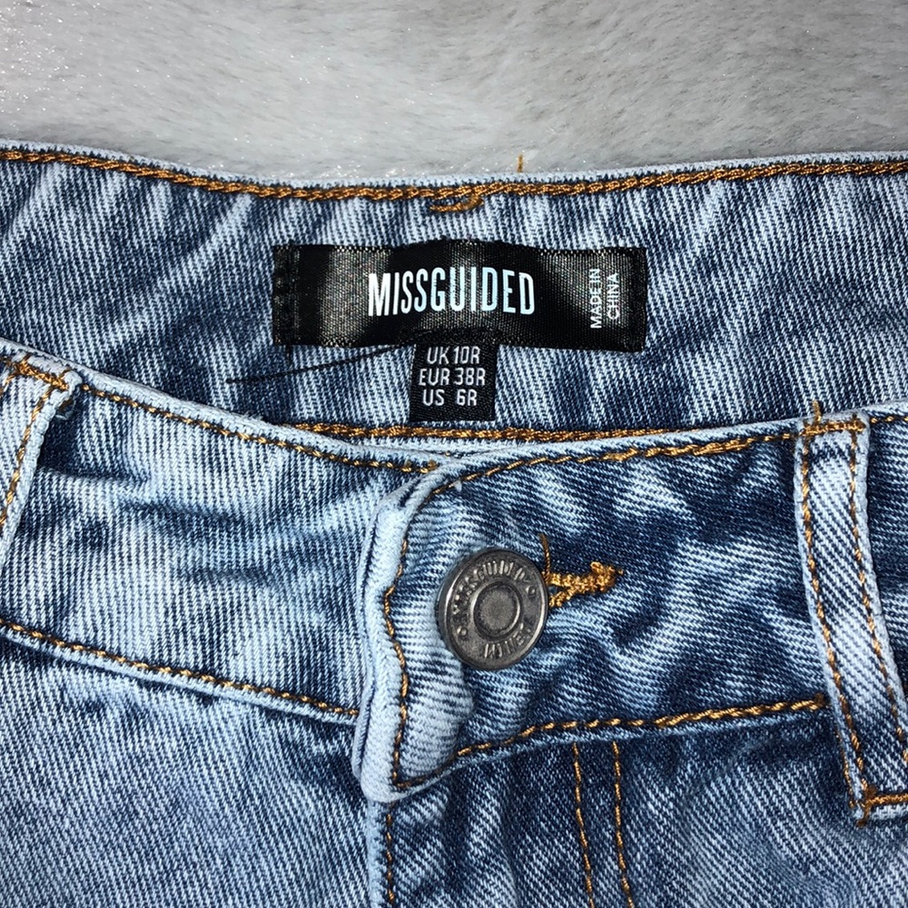 MISSGUIDED Blue Mid Rise Dad Jeans - Picture 5 of 5